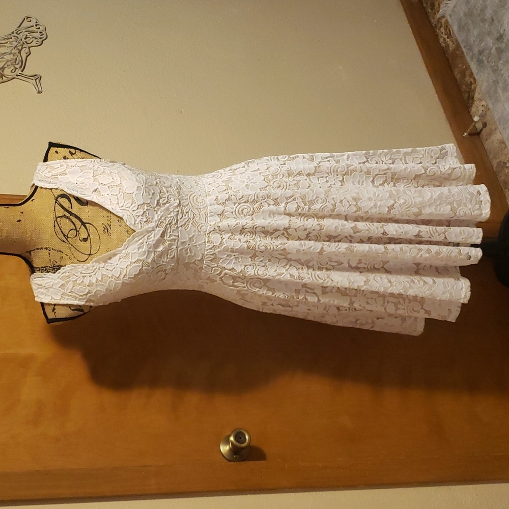 Patty Boutik Lace Dress size M - Picture 4 of 8